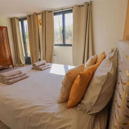 Hébergement de vacances Magnifique Maison Moderne Avec Accès Direct à La *